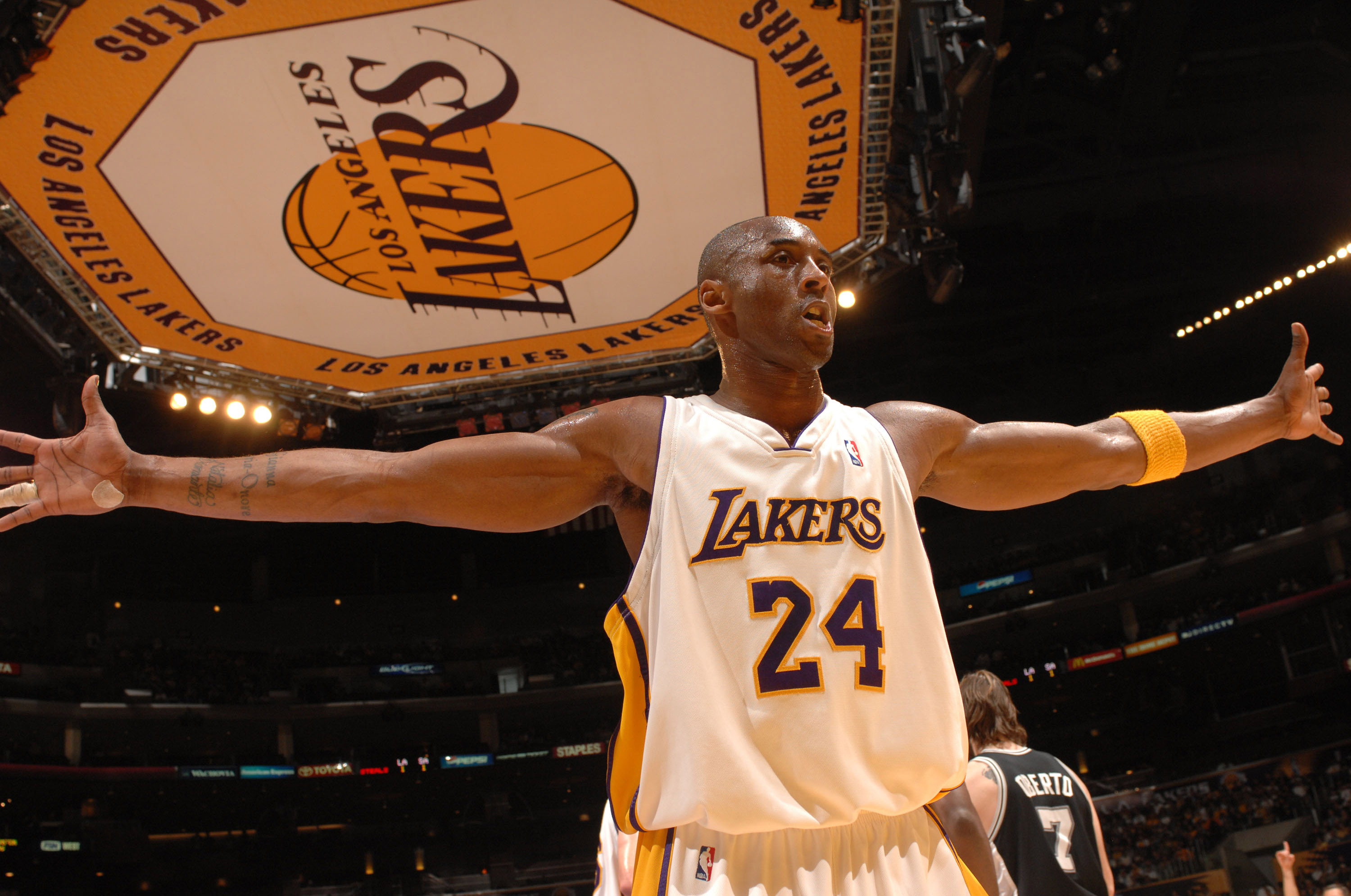 底打破了比 底打破了比