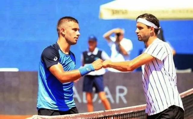 离不开多年 离不开多年