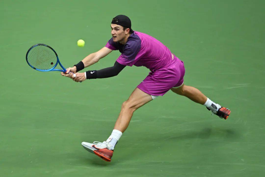 鬼魅般穿梭 鬼魅般穿梭