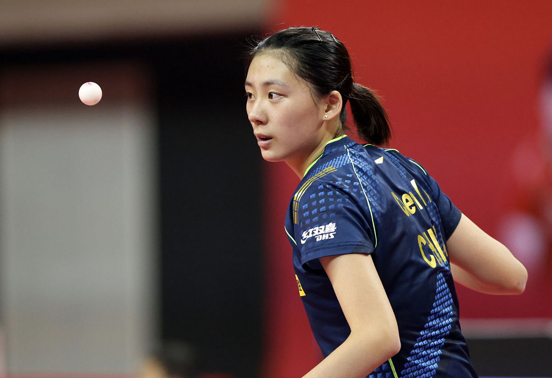 只敢在背后 只敢在背后