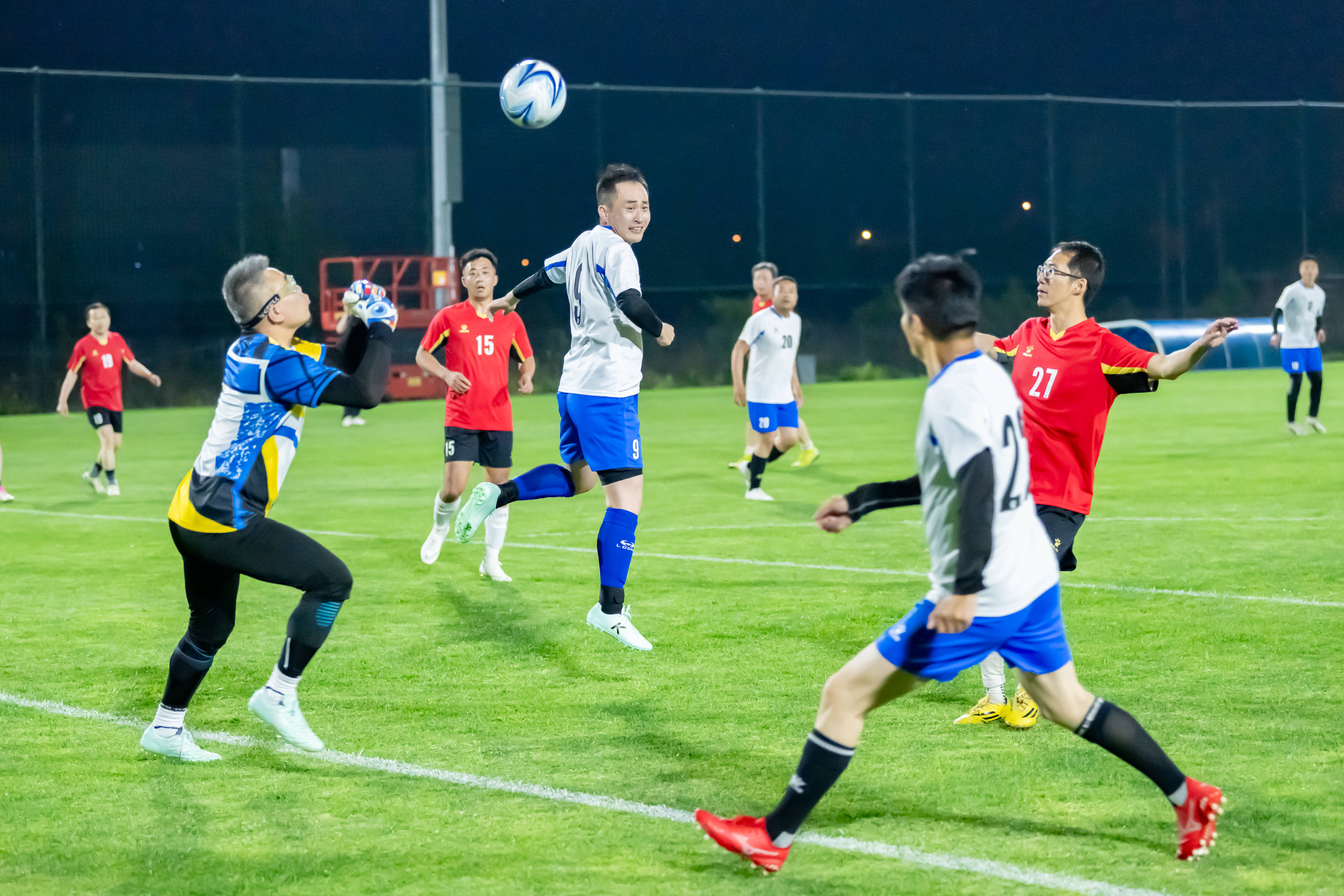 不良的草皮 不良的草皮