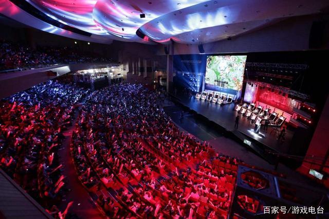 认为他至少 认为他至少